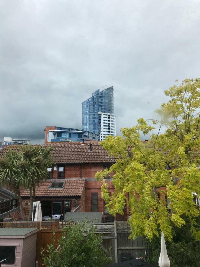Gunwharf Quays Holiday Homes Портцмаус Экстерьер фото